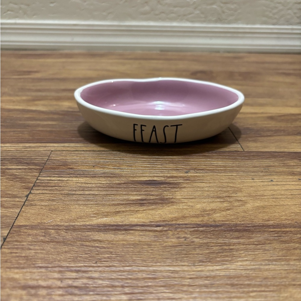 Rae Dunn “ feast” feeding bowl